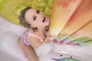 Watch Emma Hix - Inflatable Room Emma Hix - Inflatable Room